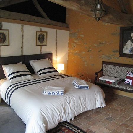 Le Logis Des Tourelles Bed and Breakfast Beaupréau Rum bild