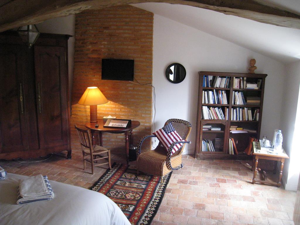 Le Logis Des Tourelles Bed and Breakfast Beaupréau Rum bild